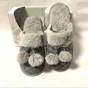 NIB Rose & Co. Women's Memory Foam Slippers